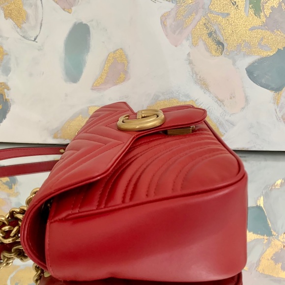 Gucci GG Small Marmont Matelasse Red Handbag - Picture 5 of 12